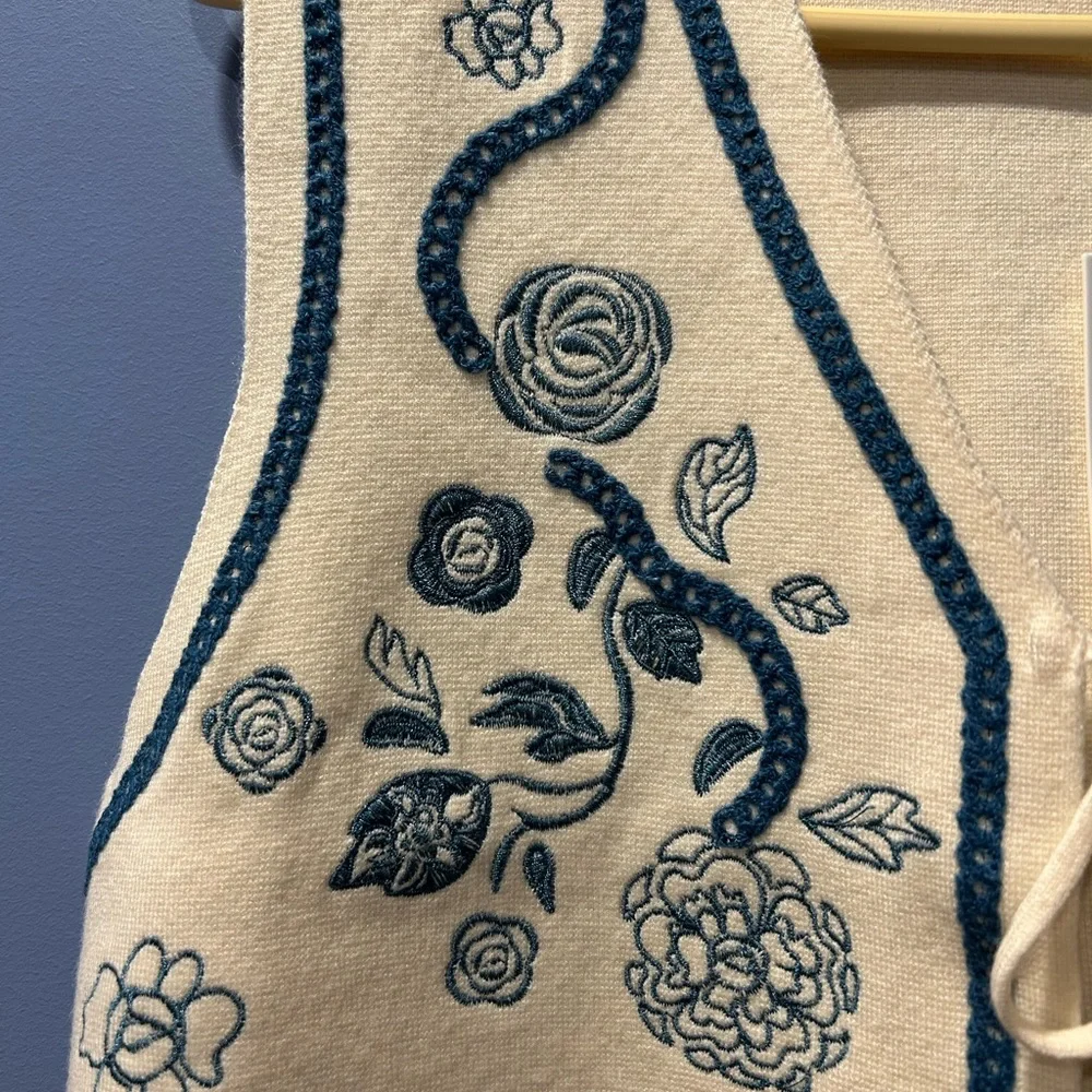 SO CUTE FOR SPRING! 🌻 DRIFTWOOD knit vest - Picture 4 of 6